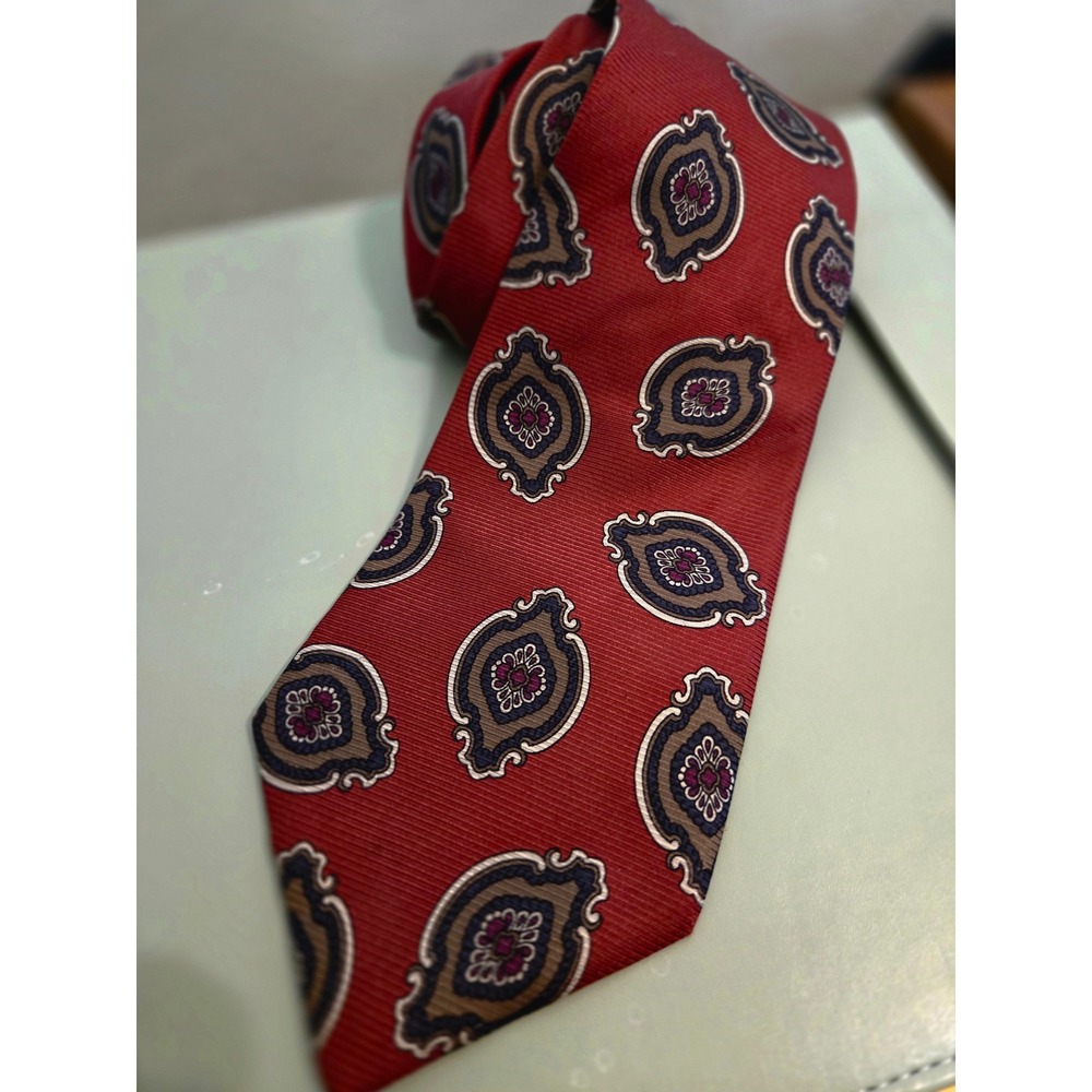 Epsteins The Mens Shop Dark Red Silk Medallion Pattern Hand Made Necktie 3 3/4"
